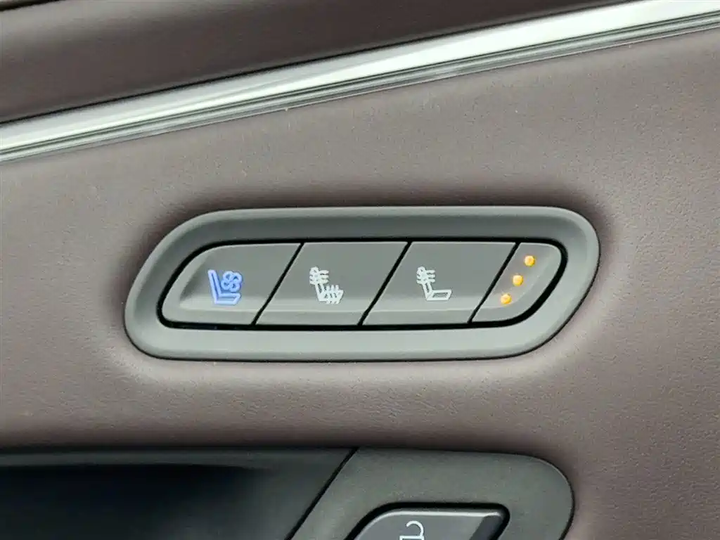 Cadillac Escalade 2026 — фото 16