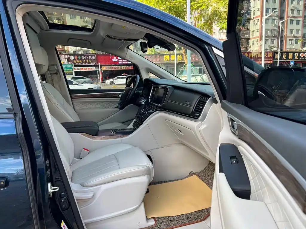 GAC Motor Trumpchi M8 2019 — фото 12