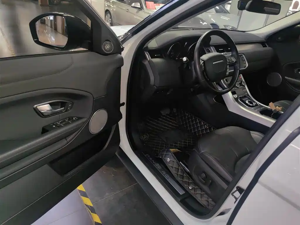 Land Rover Evoque 2017 — фото 12