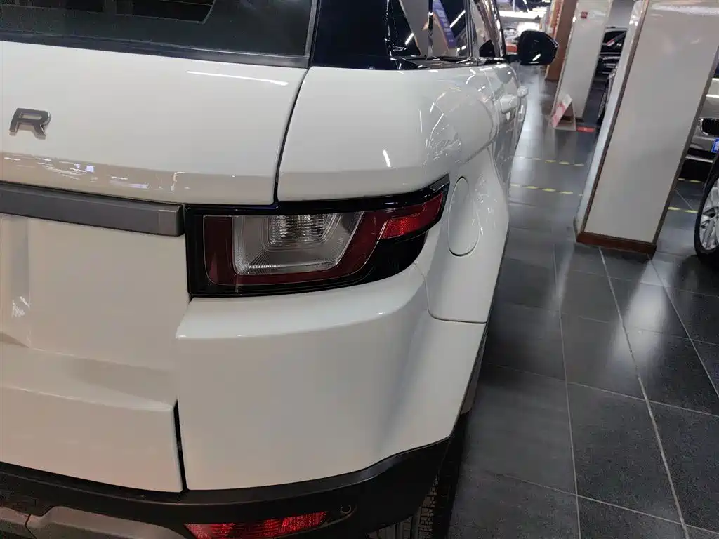 Land Rover Evoque 2017 — фото 24