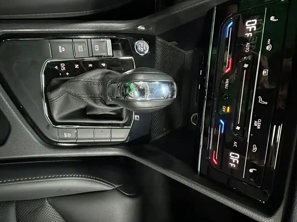 Volkswagen Tharu 2023 — фото 17
