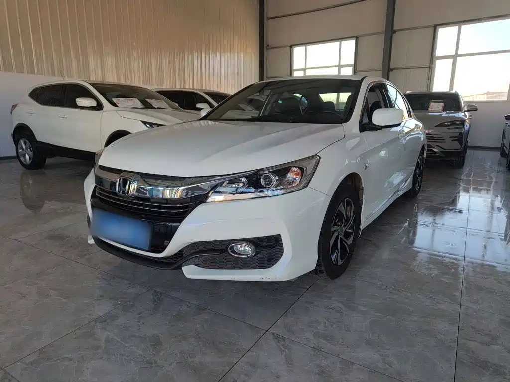 Honda Accord 2018 — фото 1