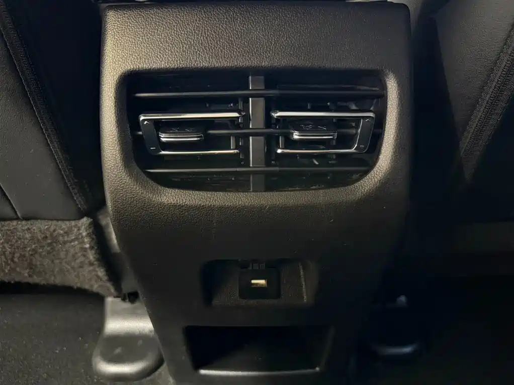 Haval M6 2022 — фото 19