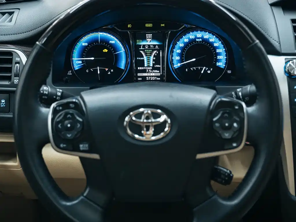 Toyota Camry 2016 — фото 14