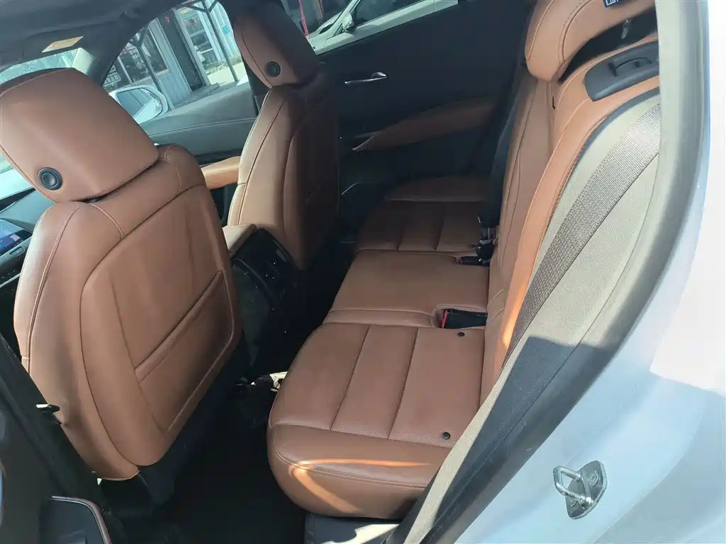 Cadillac XT4 2022 — фото 13