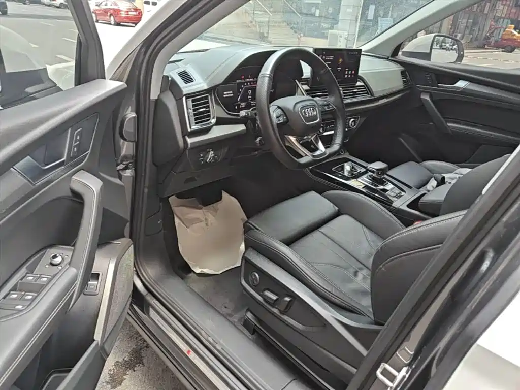 Audi Q5L 2023 — фото 16