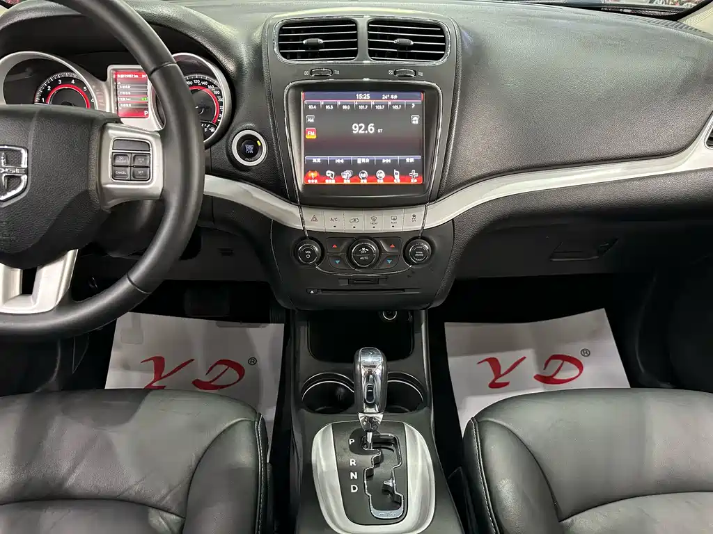Dodge Journey 2014 — фото 11