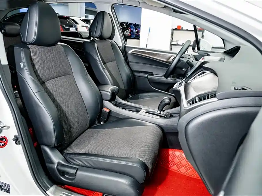 Honda Jade 2018 — фото 19