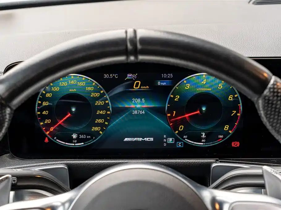 Mercedes-Benz GLB AMG 2022 — фото 12