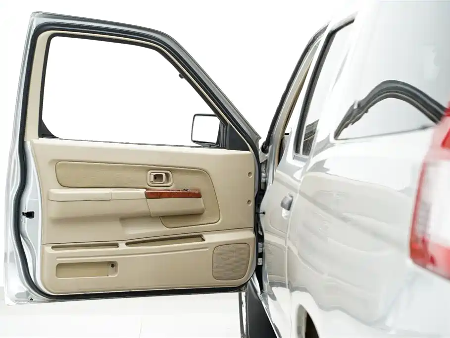 Nissan ZN Van 2014 — фото 10