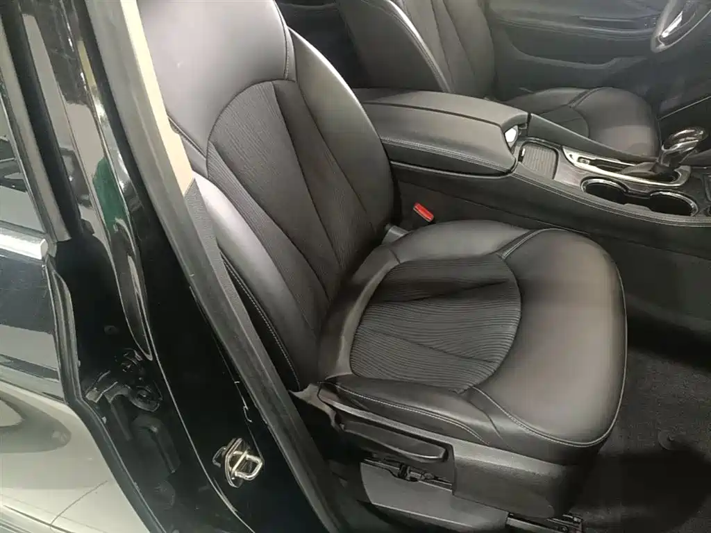 Buick Envision Plus 2017 — фото 25