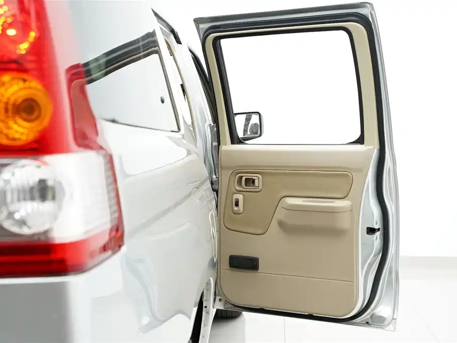 Nissan ZN Van 2014 — фото 29