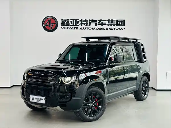 Land Rover Defender 2024