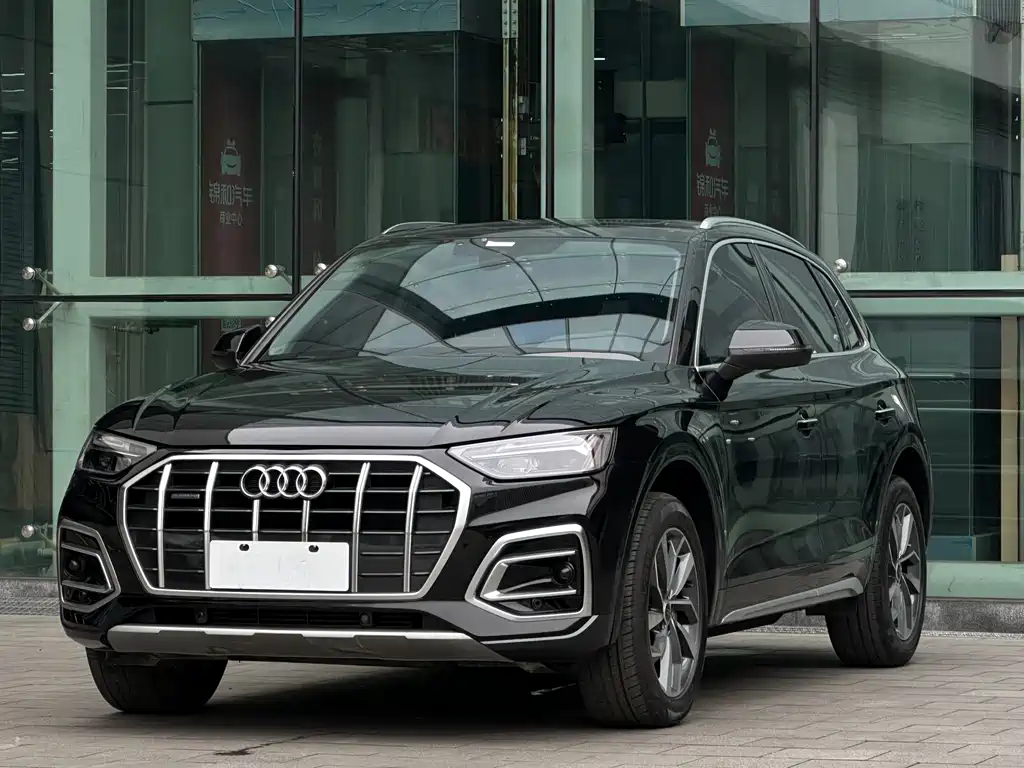 Audi Q5L 2023 — фото 1
