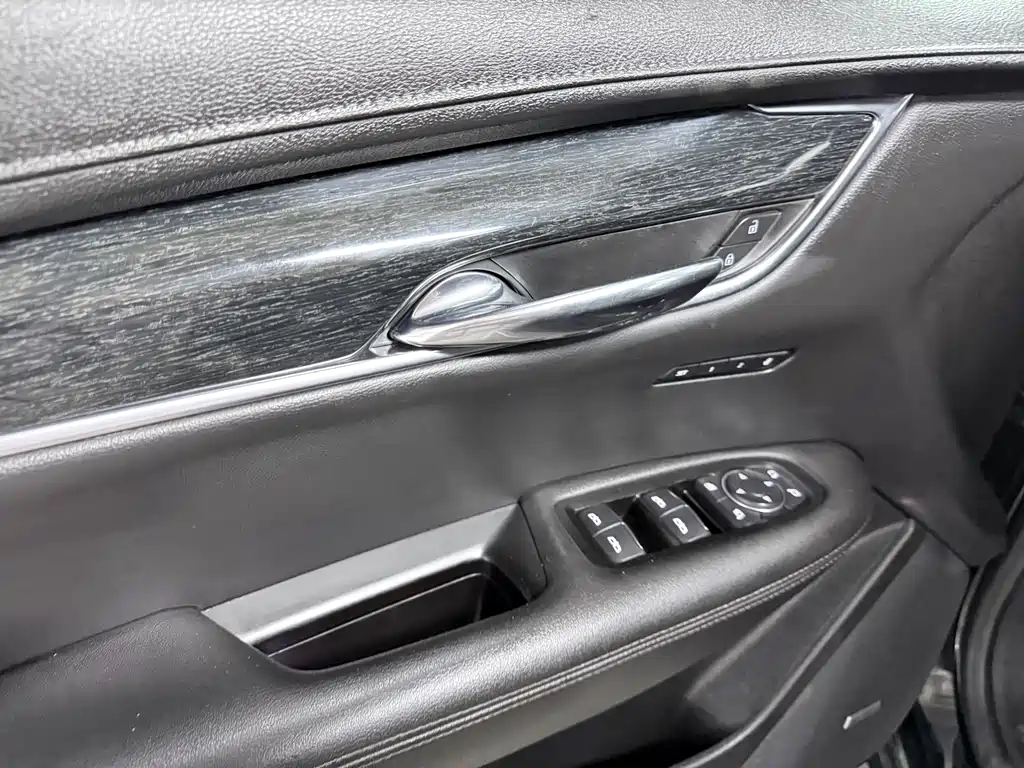 Cadillac XT5 2020 — фото 9