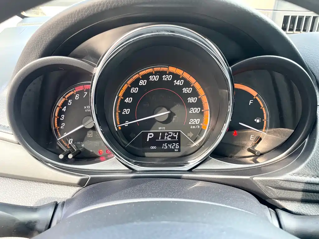 Toyota Yaris L 2022 — фото 9