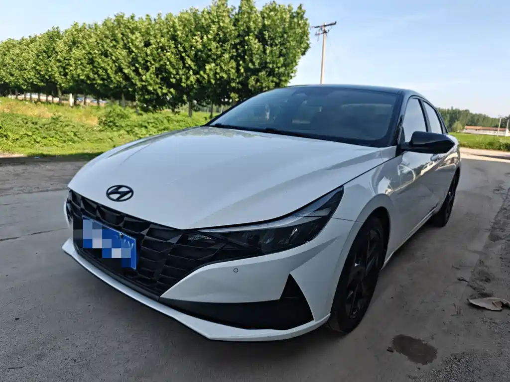 Hyundai Elantra 2022