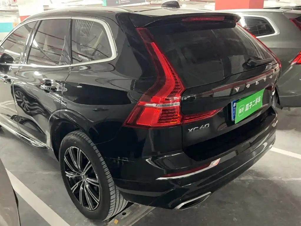 Volvo XC60 2019 — фото 25