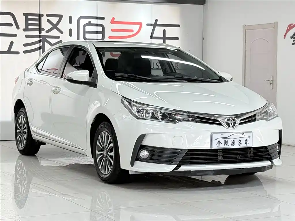 Toyota Corolla 2018 — фото 3