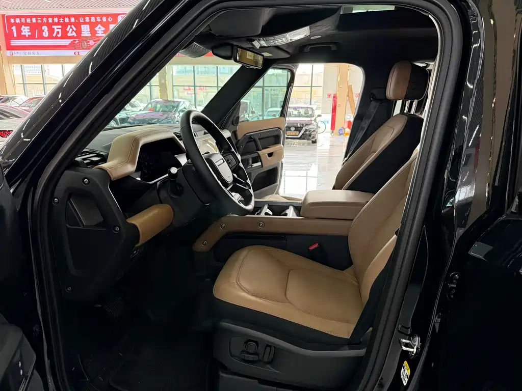 Land Rover Defender 2025 — фото 15