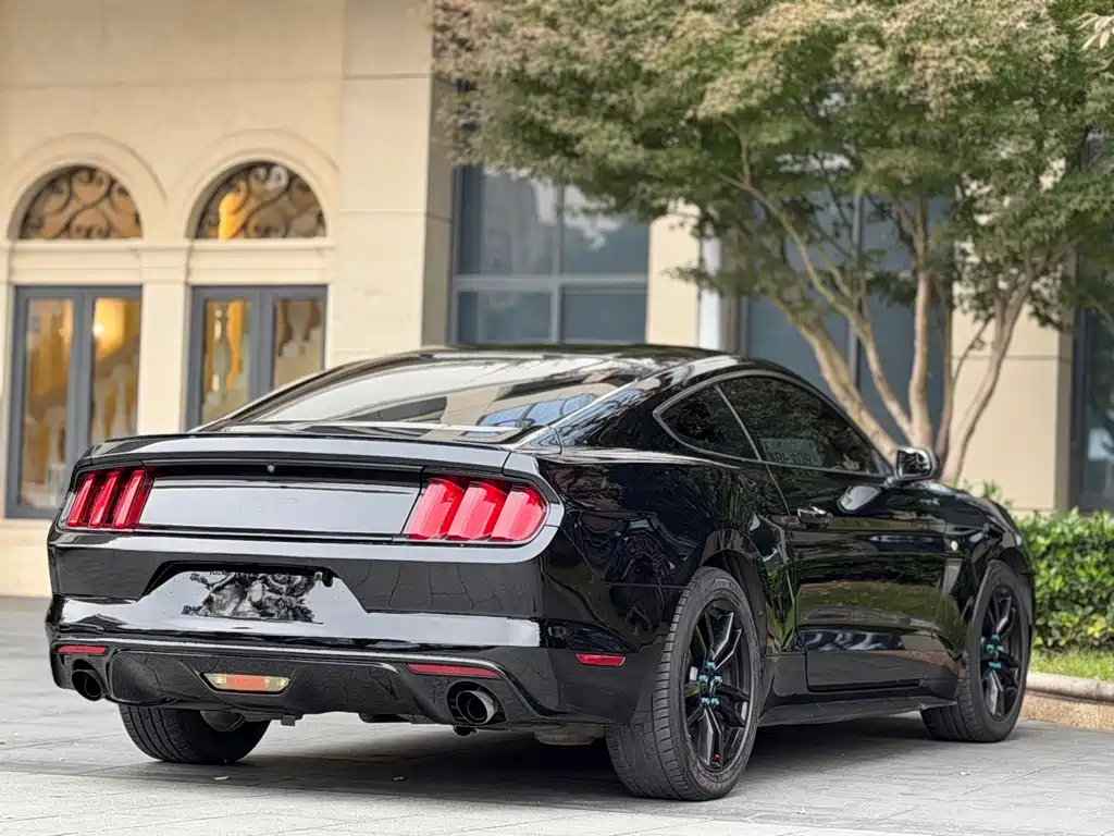 Ford Mustang 2018 — фото 8