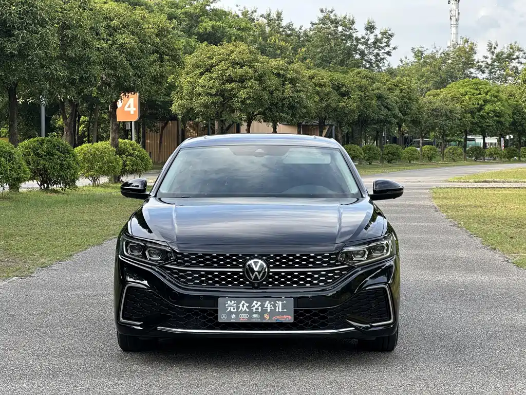 Volkswagen Passat 2023