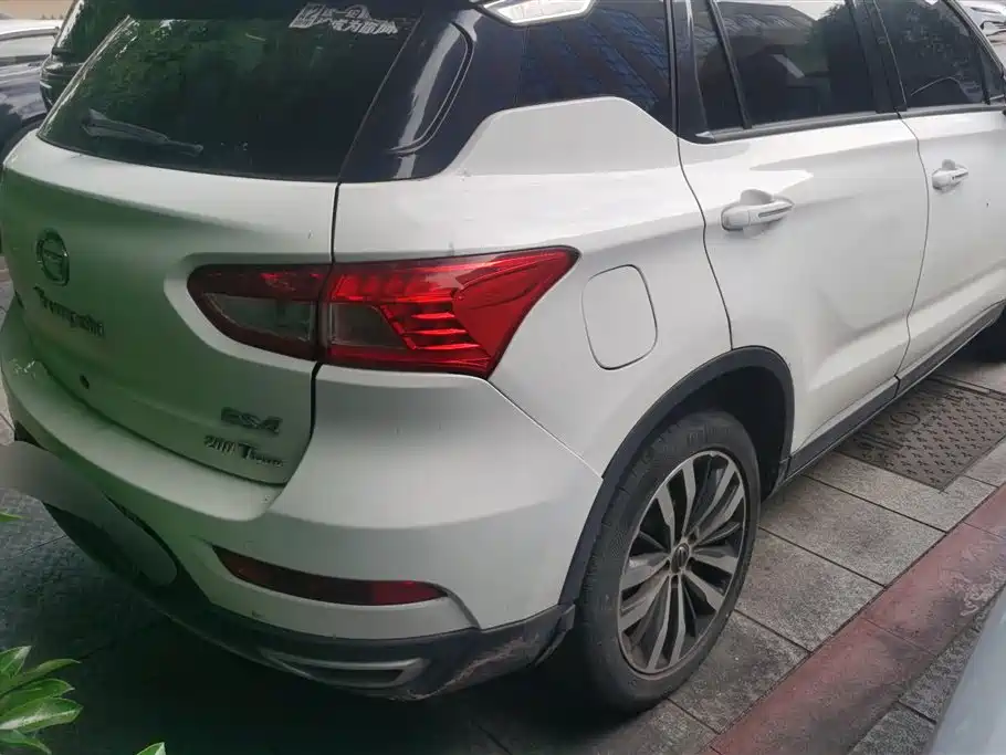 GAC Motor Trumpchi GS4 2016 — фото 3