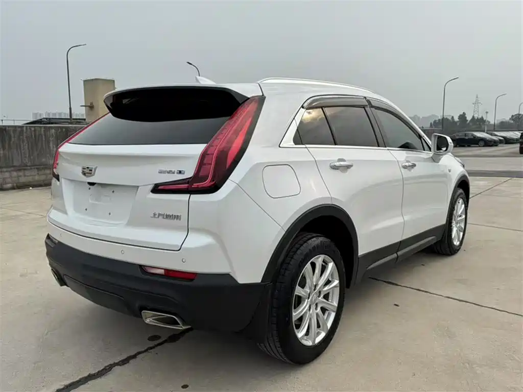 Cadillac XT4 2022 — фото 14