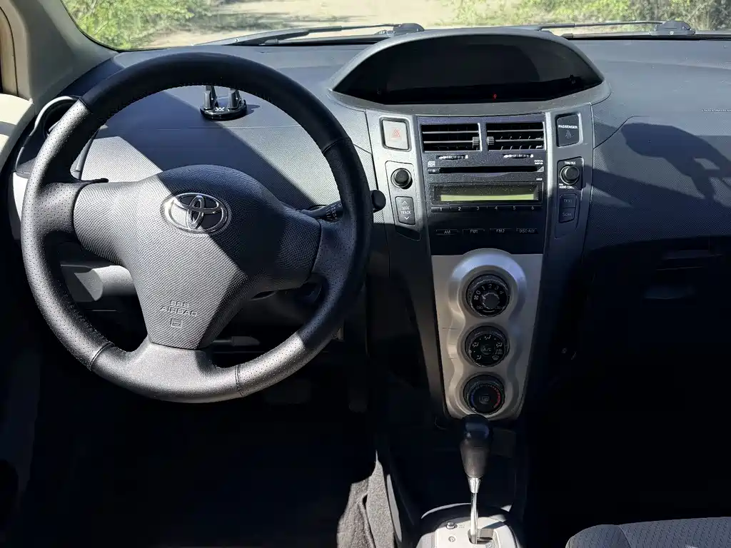 Toyota Yaris L 2008