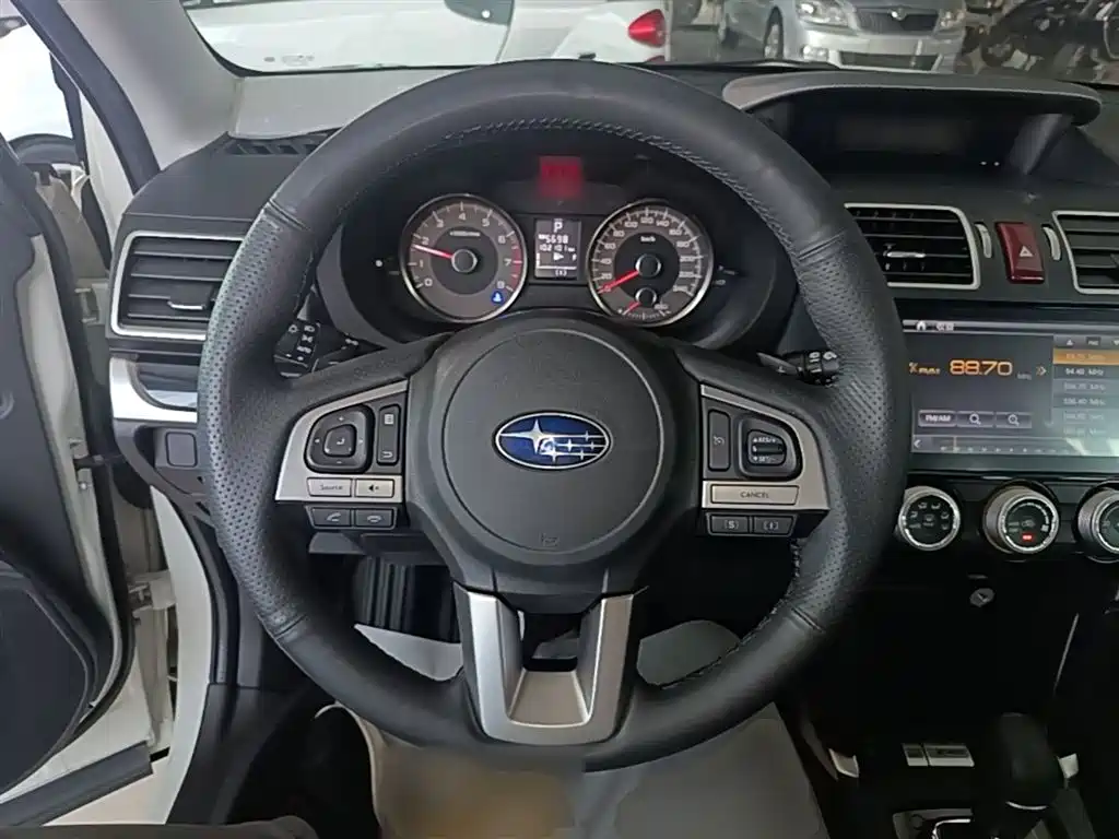 Subaru Forester 2016 — фото 11