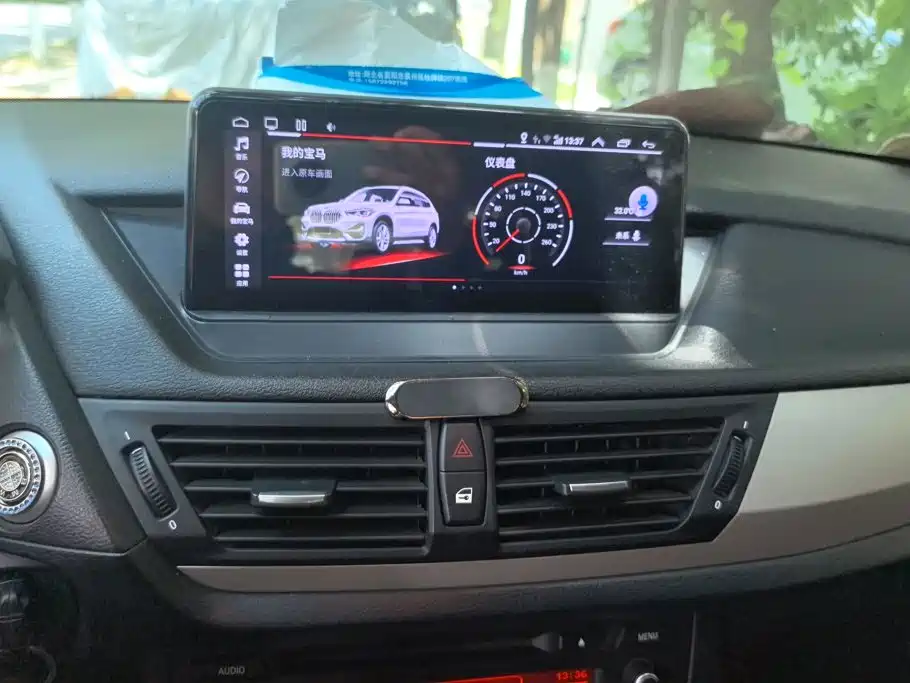 BMW X1 2012 — фото 13