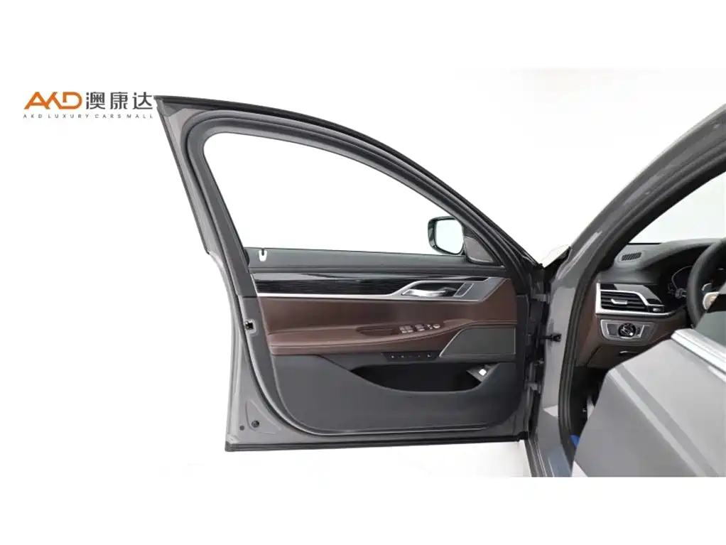 BMW 7 Series 2019 — фото 10