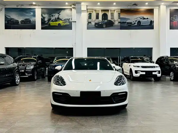 Porsche Panamera 2022