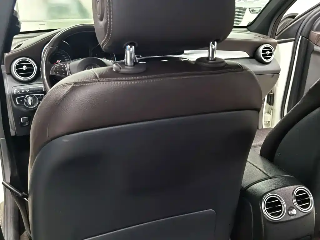 Mercedes-Benz GLC 2017 — фото 16