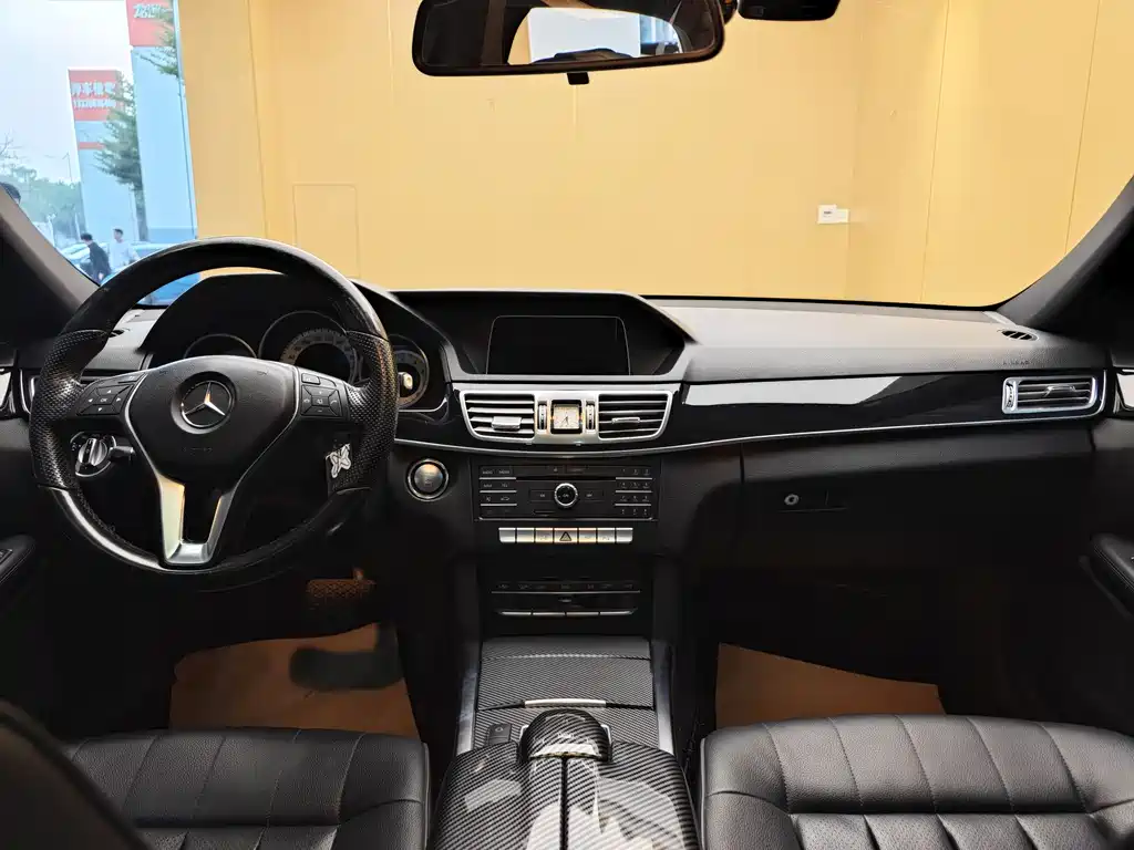 Mercedes-Benz E-Class 2015 — фото 19
