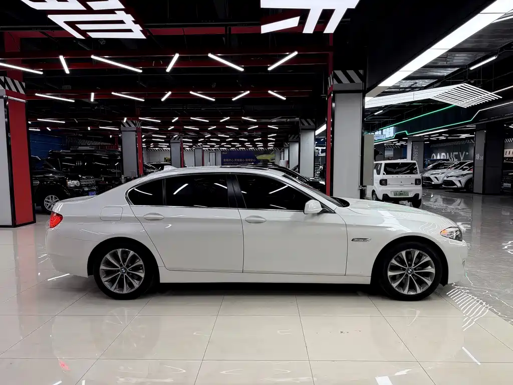 BMW 5 Series 2013 — фото 9