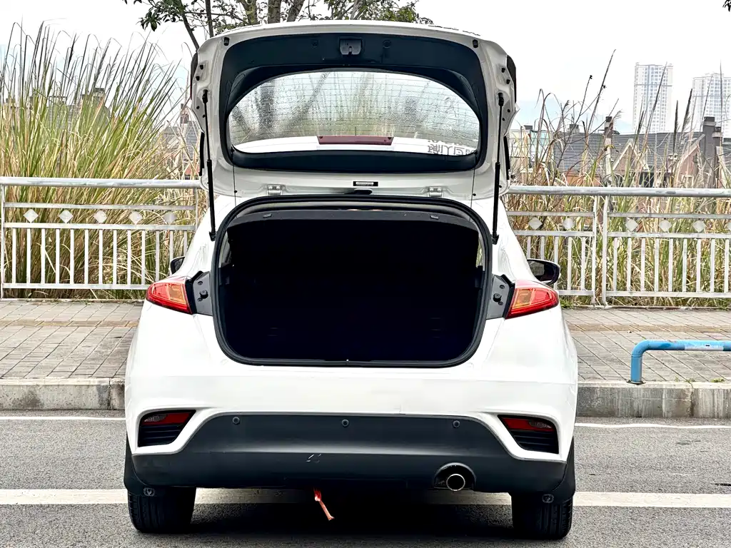 Changan Eado XT 2015 — фото 28