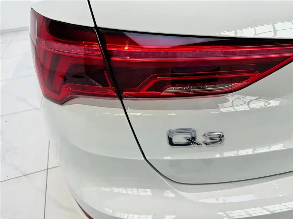 Audi Q3 2024 — фото 14