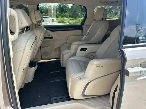 Buick GL8 2023