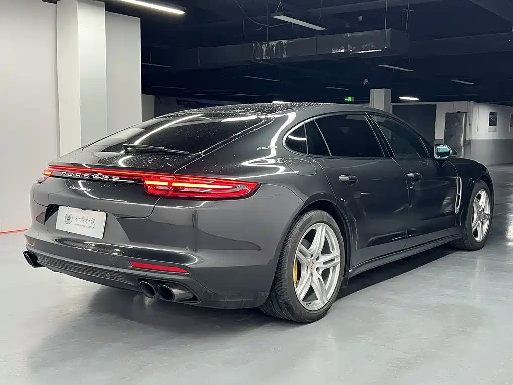 Porsche Panamera 2018 — фото 6