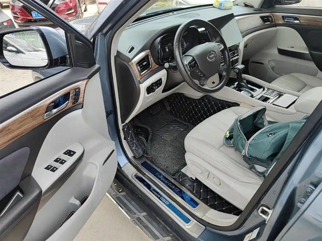 GAC Motor Trumpchi GS8 2016 — фото 16