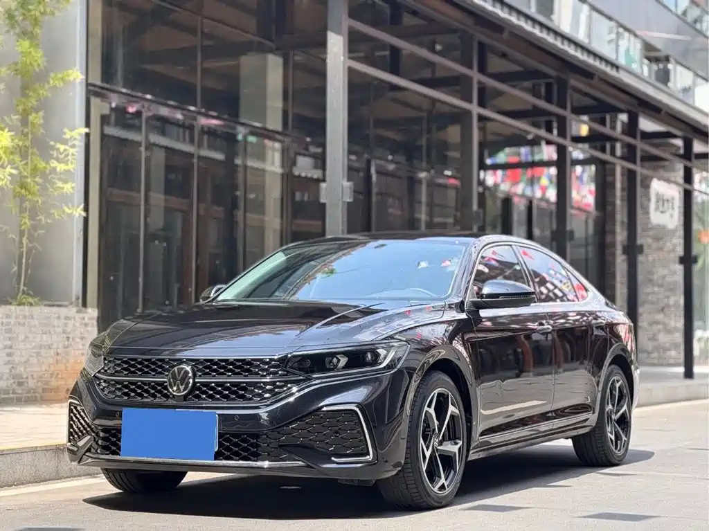 Volkswagen Passat 2023