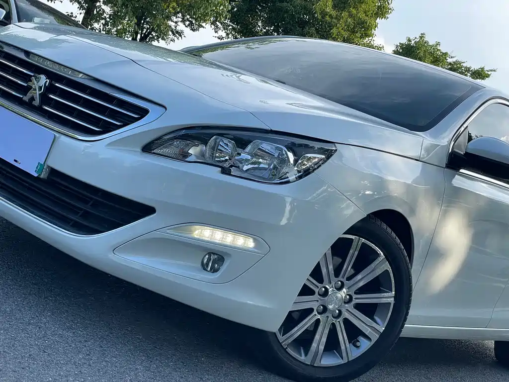 Peugeot 408 2016 — фото 4