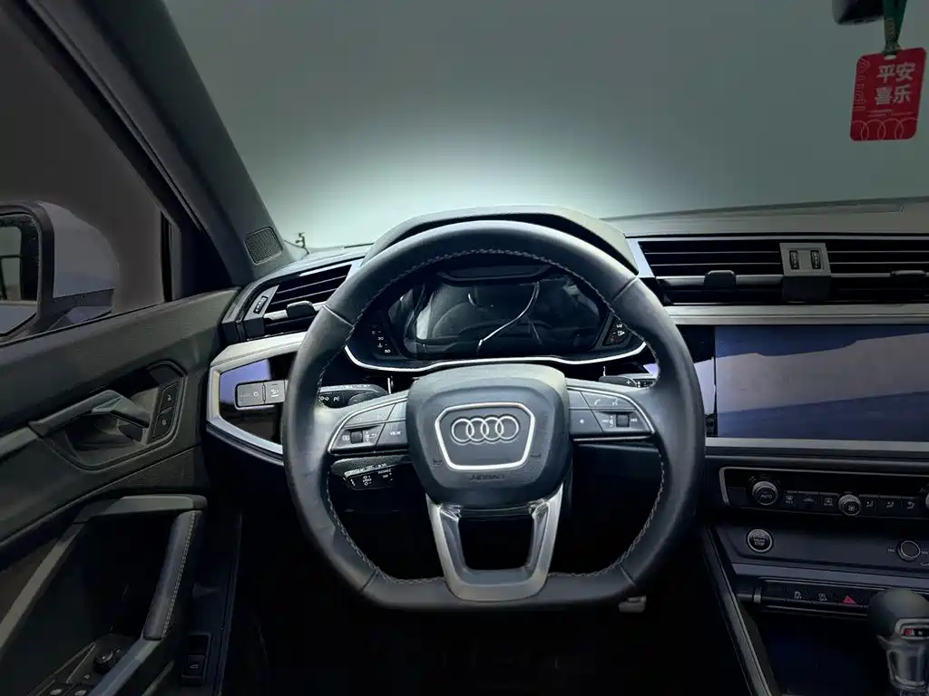 Audi Q3 2024 — фото 13