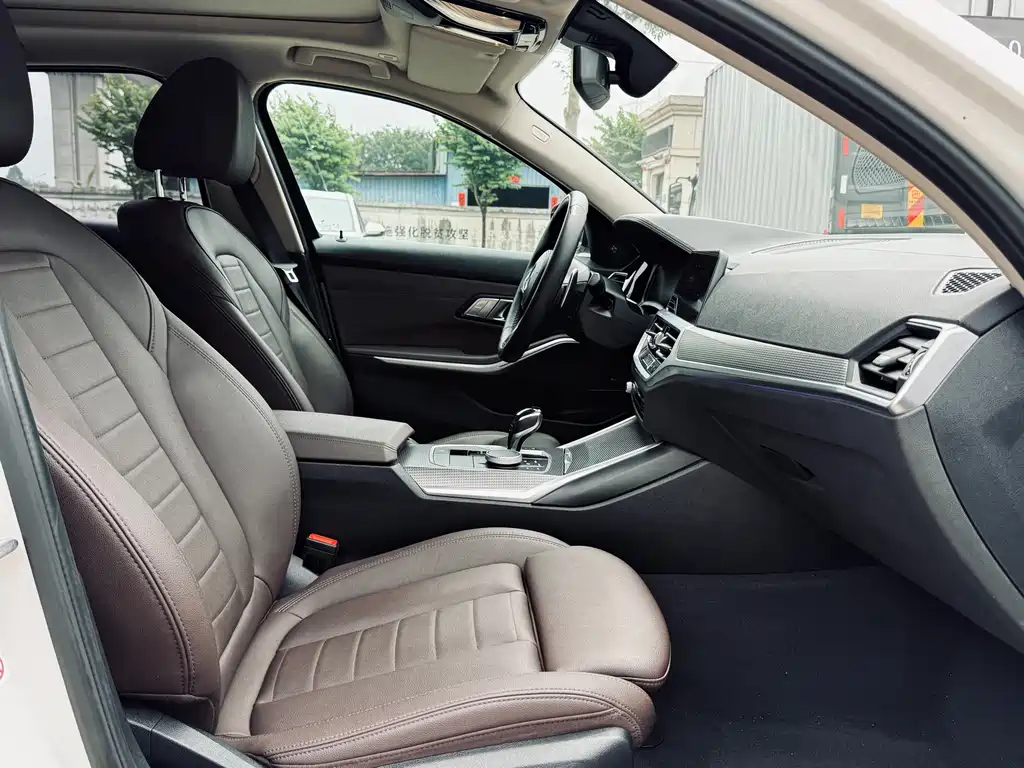 BMW 3 Series 2020 — фото 27