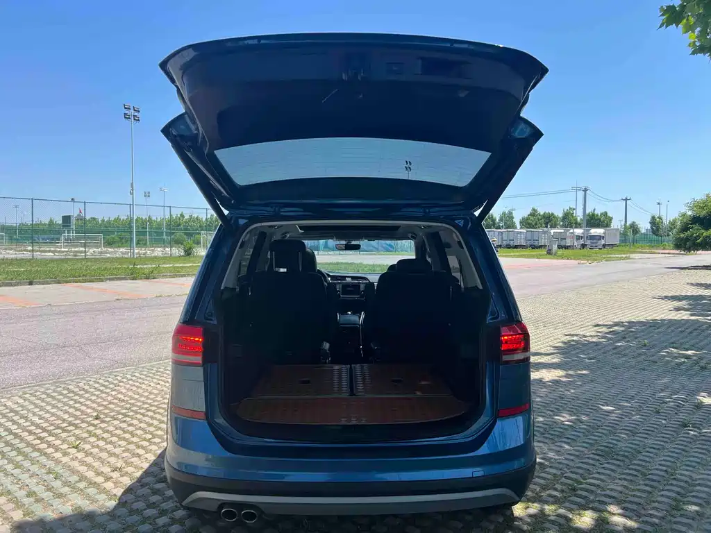 Volkswagen Touran 2023