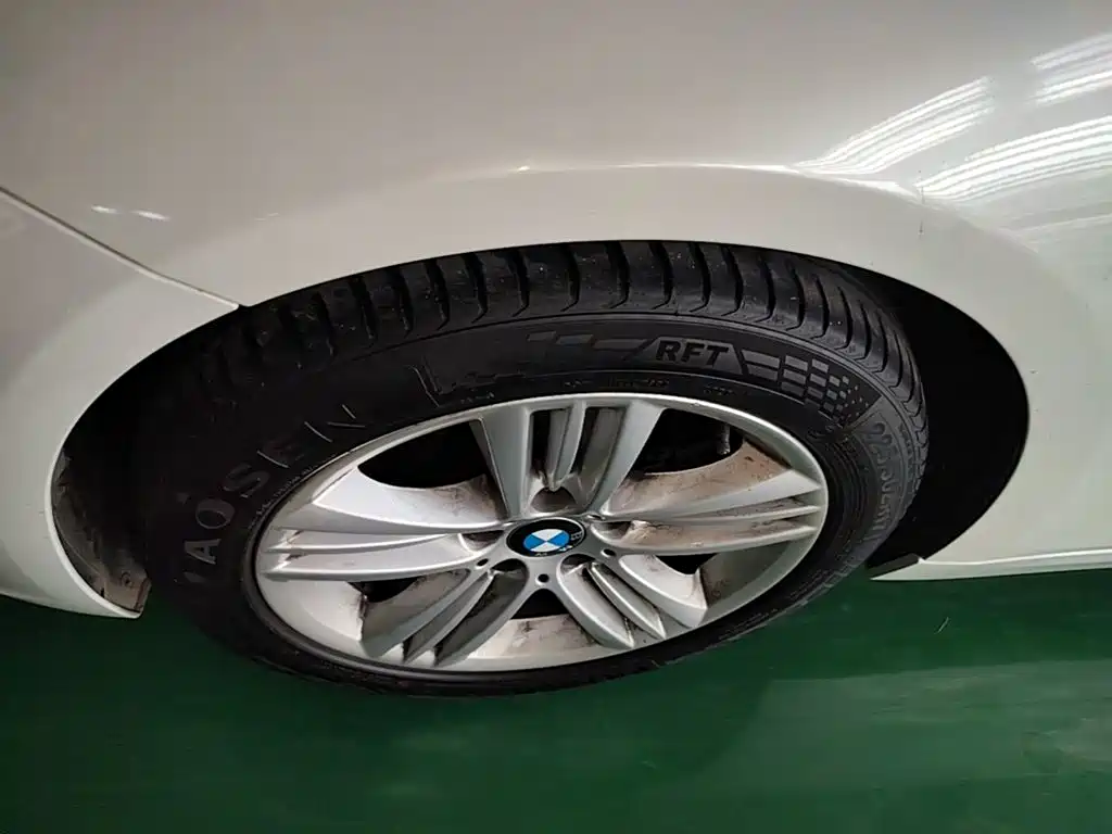 BMW 3 Series 2017 — фото 23