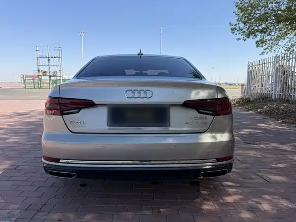 Audi A4L 2019