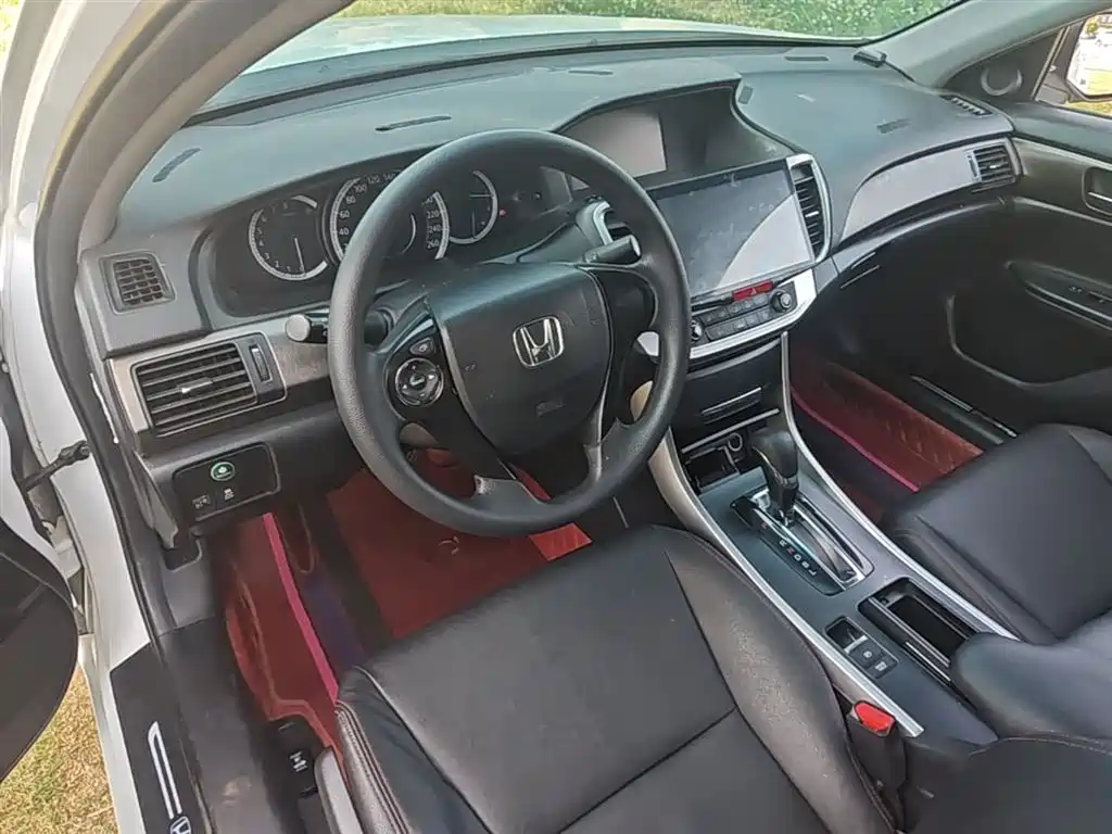 Honda Accord 2015 — фото 11