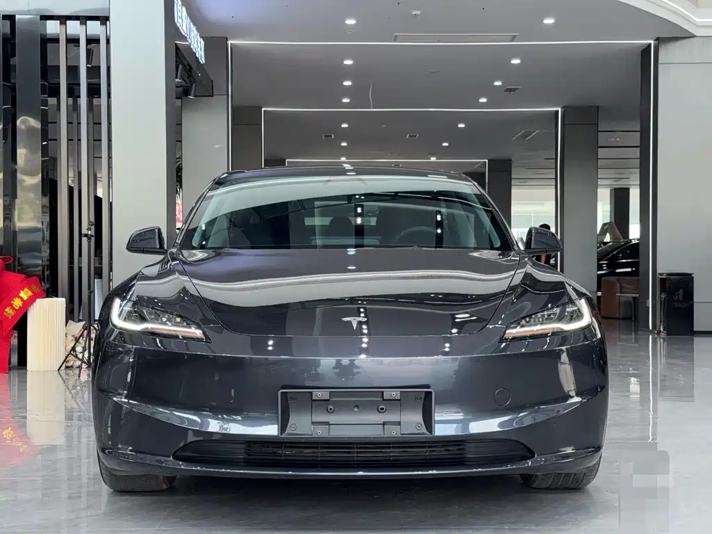 Tesla Model 3 2025 — фото 2